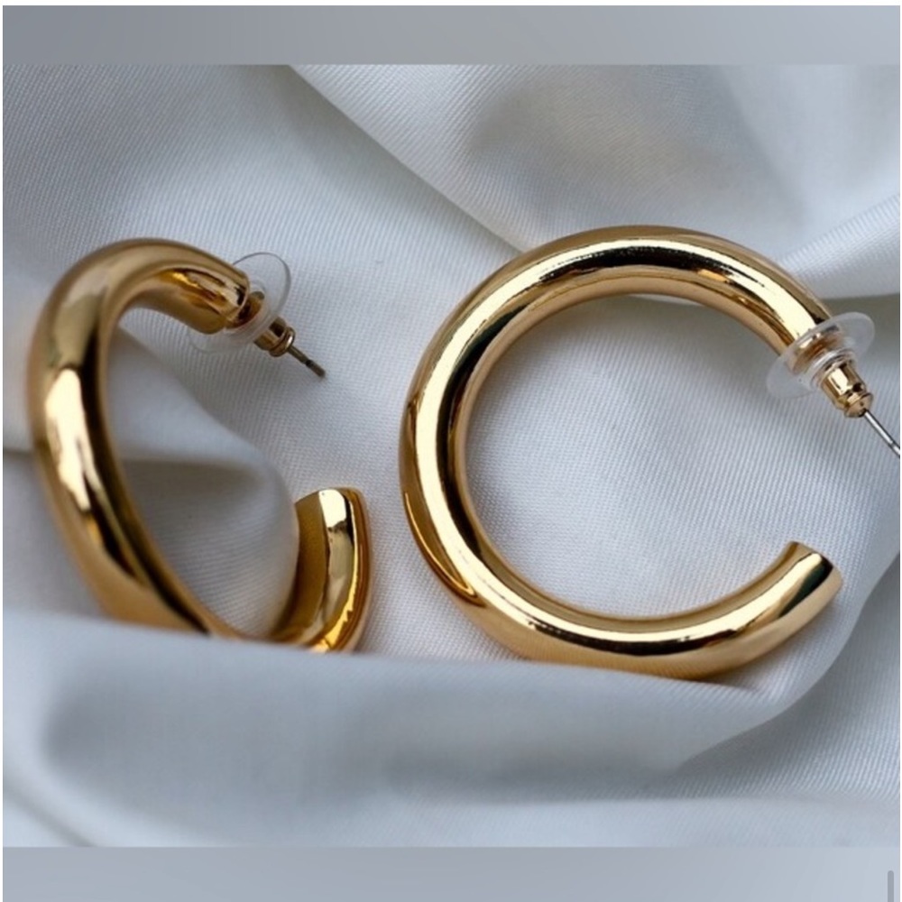 New 14k Gold Plated Sterling Silver Classic 4mm Hoop Push Back Stud Earrings - Picture 9 of 10
